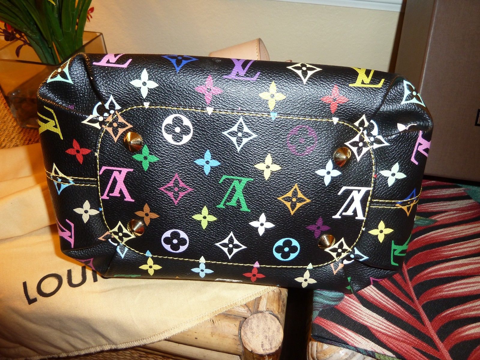 Louis Vuitton Annie Handbag Black $1,300